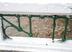 Peligroso hueco en el Puente Nuevo de Tolosa