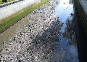 piedras en la regata de la avenida de tolosa