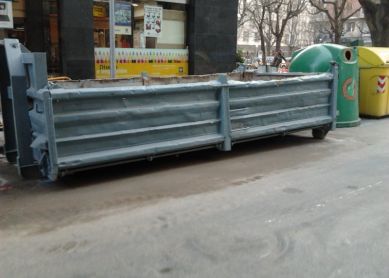 Por fín una buena idea: un contenedor para voluminosos