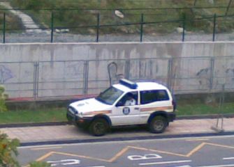 Porque no sancionan los cohes mal aparcados