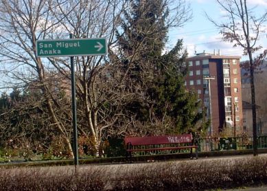 Señal de Trafico.vuelta 45 grados