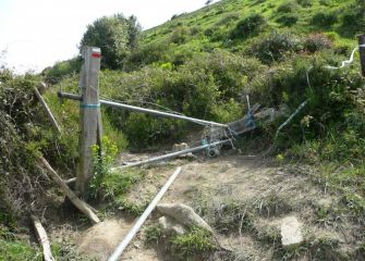 Sendero de GR al paso por Zumaia y entorno descuidados.