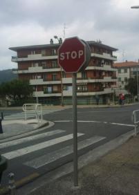 STOP...PASO DE CEBRA EN ATZA