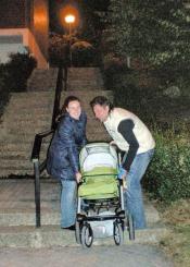 Subir las escaleras con un cochecito