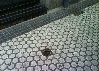 Tapa abierta en c/ Sanchez Toca, nº3