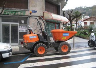 TRABAJADORES DE LAS OBRAS PATROCINADAS POR EL AYUNTAMIENTO DE SAN SEBASTIÁN