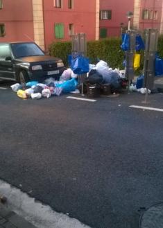 Trintxerpe invadido de basura