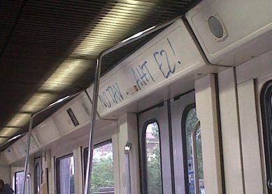 Vandalismo en los vagones del topo