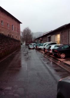 Vehículos en el arcen