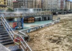 Playa Zurriola, cafetería esquina Sagüés