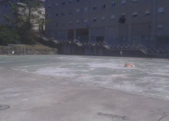 Mal estado del campo de futbol de Marrutxipi.