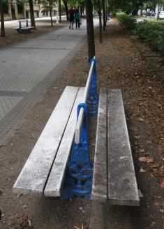 Bancos sin pintura en Donostia