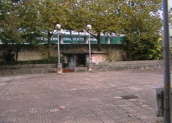 Caseta inservible y molesta