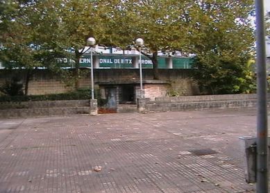 Caseta inservible y molesta