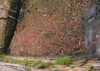 Escombrera en la bahía de Pasaia