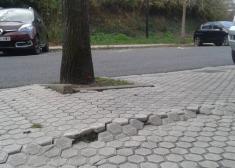 Aceras en mal estado en Iparhaizea