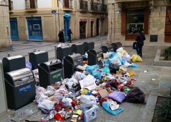 Parte vieja - indignados con la basura