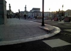 Rebaje de acera nuevo y peligroso