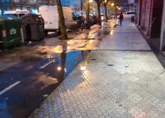 Calle Balleneros llena de charcos