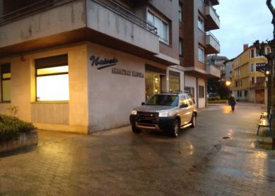 ¿Parking permitido en la acera?