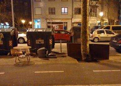 Balleneros 4, tu vertedero de muebles y cada día de más gente...