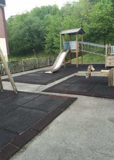 Suelo parque niños Pio Baroja