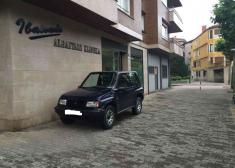 Parking permitido en la acera 2