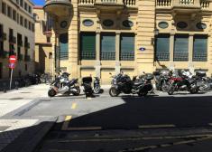 Motos en la Parte Vieja