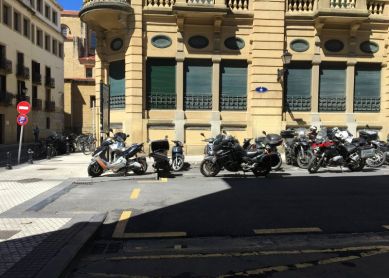 Motos en la Parte Vieja