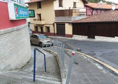 Mutriku: multas y medidas contra vehículos mal aparcados