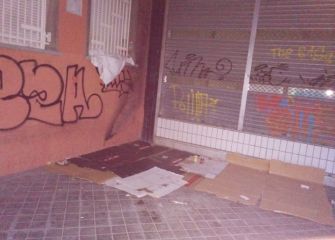 Han vuelto a los porches de la Plaza del Sauce