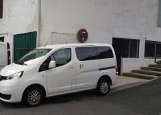 Aparcamientos en la acera