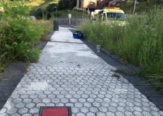 Acera levantada = brazo roto