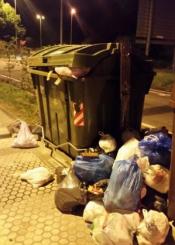 Falta de contenedores en B° Larzabal de renteria 