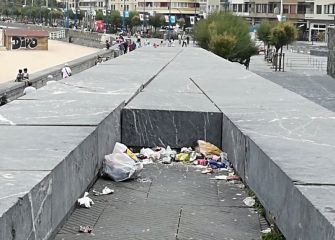 Suciedad en la terraza del Kursaal