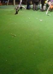 Suciedad en el parque infantil