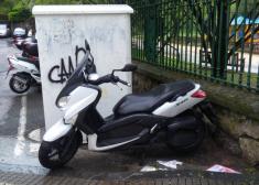 Contenedor de ropa inaccesible