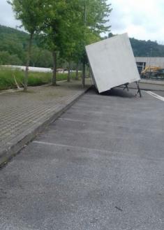 Remolque sobre farola