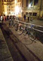 Aparcamiento de bicis indebido