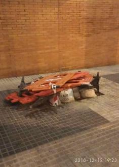 Acera destrozada en Intxaurrondo