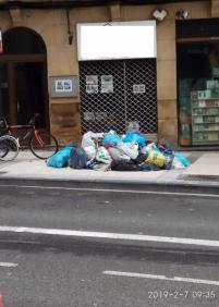 ¿Hasta cuándo esta basura en la calle eguia 2?