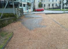 Camino del parque de Loiola en mal estado