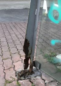 Barandilla en peligroso estado