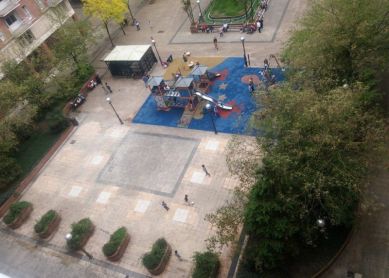 Plaza del sauce descuidada