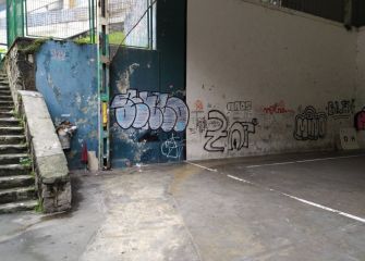 Lamentable estado del frontón de Amara Zaharra