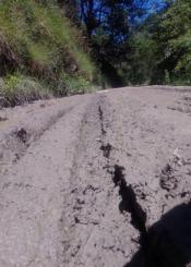 Camino público en lamentable estado