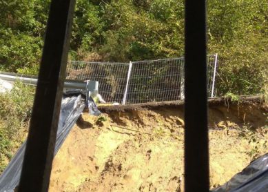 Peligro de desprendimiento sobre viviendas