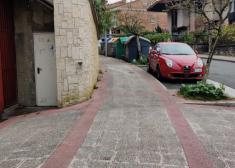 Contenedores que atentan a la seguridad en Arturo Campion