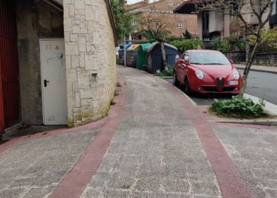 Contenedores que atentan a la seguridad en Arturo Campion