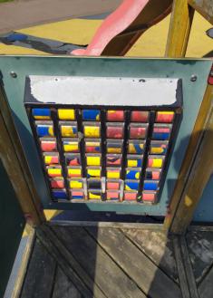 Suciedad parques infantiles